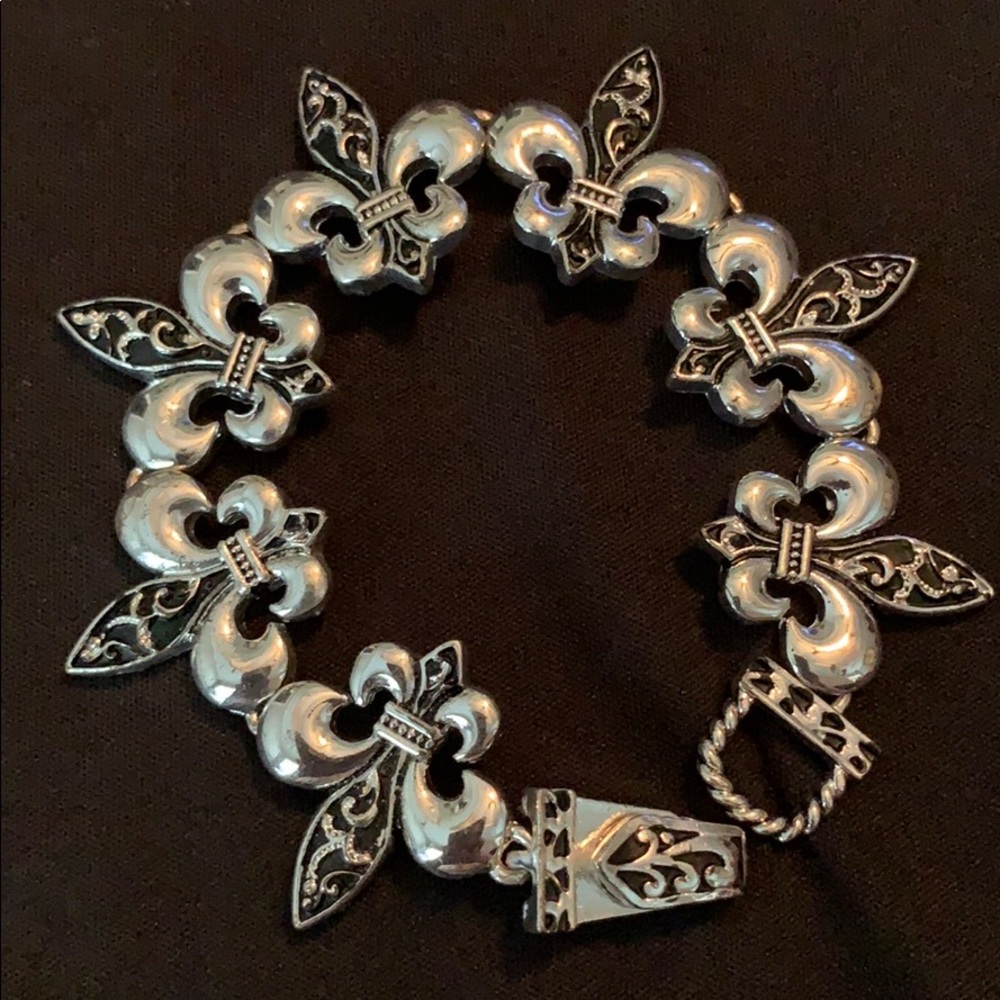 Fleur De Lis Bracelet w Matching Earrings